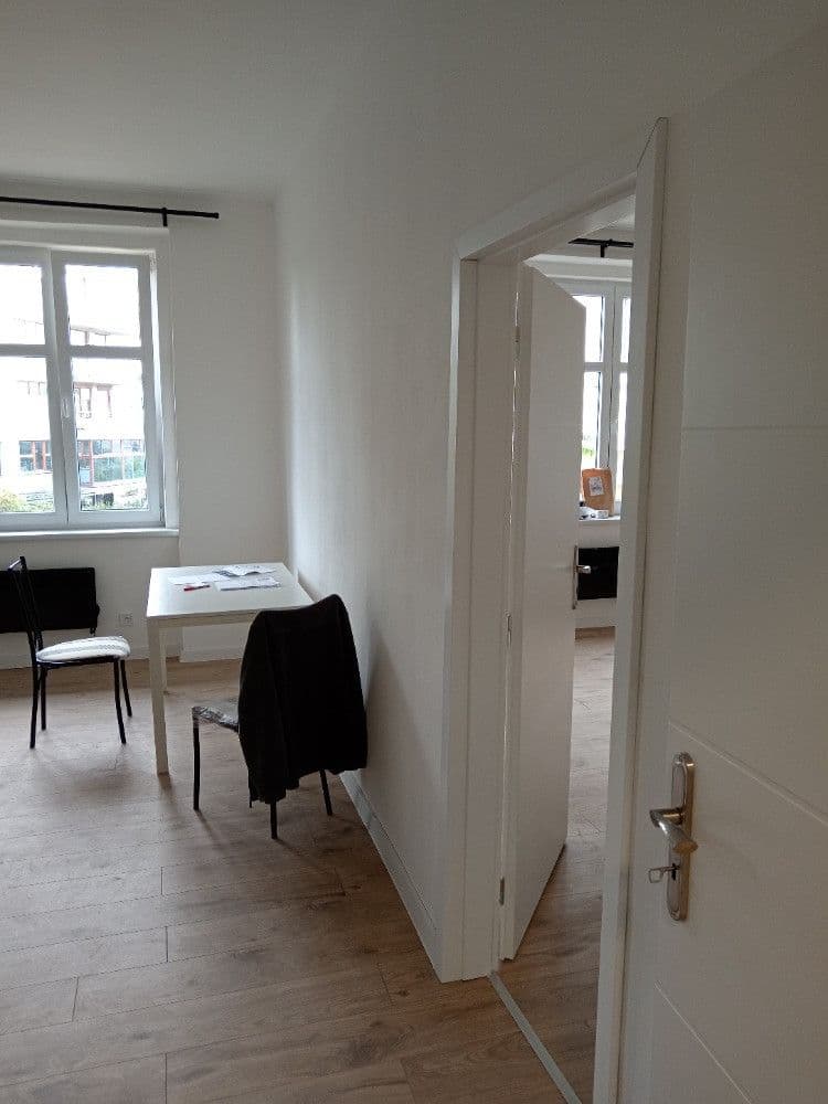 Pronájem bytu 3+kk 80 m², 28. pluku, Praha, Praha Pronájem bytu 3+kk 80 m², 28. pluku, Praha, Praha