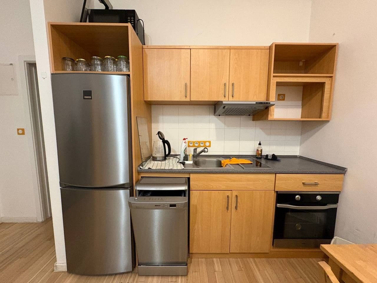Pronájem bytu 1+kk 30 m², Bořivojova, Praha, Praha Pronájem bytu 1+kk 30 m², Bořivojova, Praha, Praha