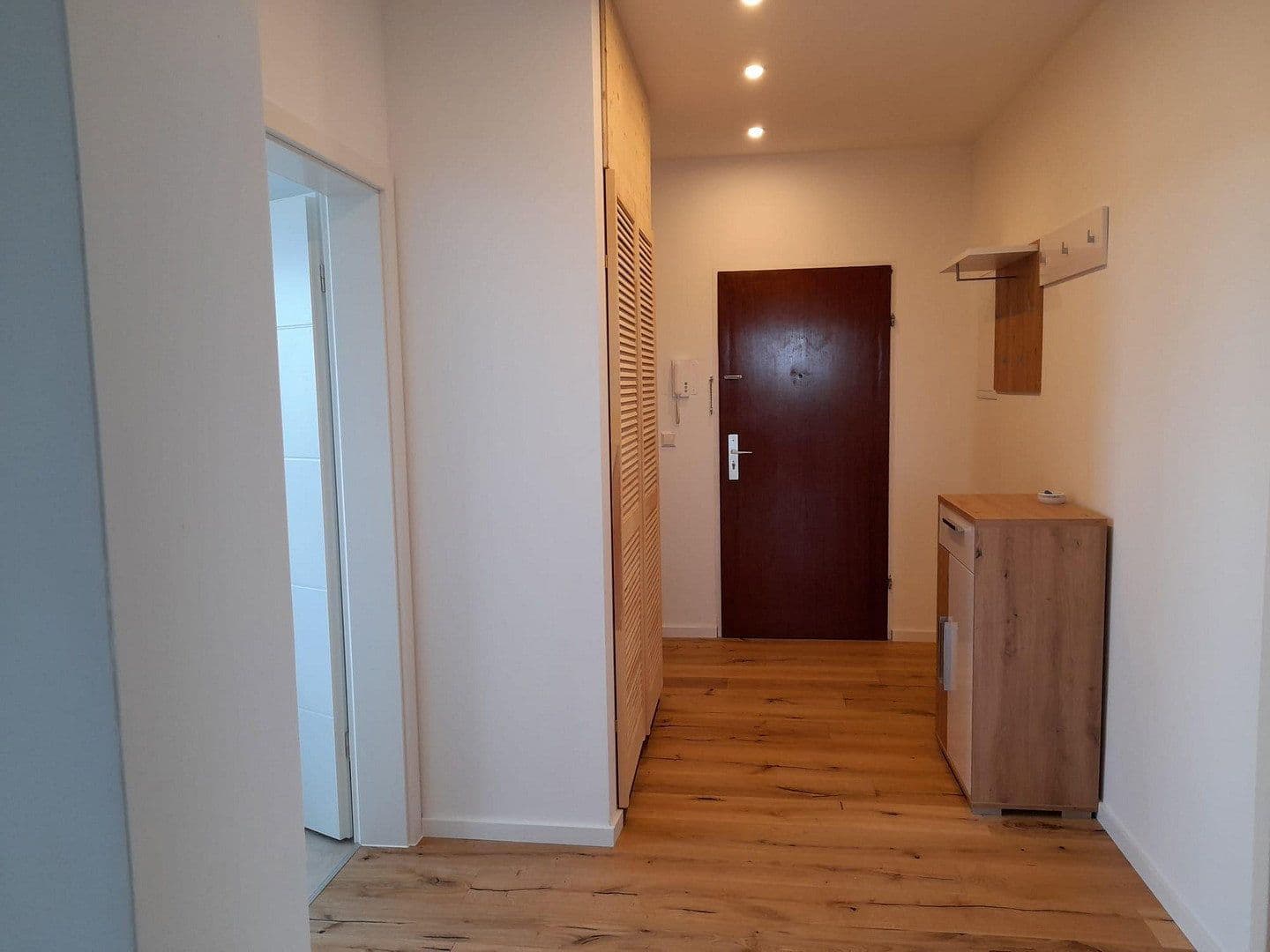 Pronájem bytu 4+1 98 m², Honsellstr. 1b, Karlsruhe, Bádensko-Württembersko Pronájem bytu 4+1 98 m², Honsellstr. 1b, Karlsruhe, Bádensko-Württembersko