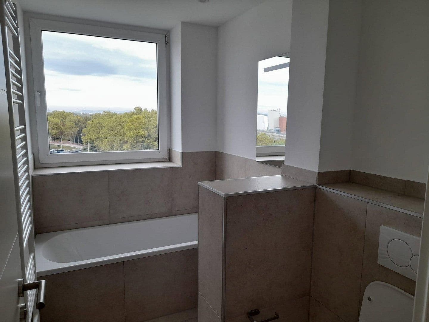 Pronájem bytu 4+1 98 m², Honsellstr. 1b, Karlsruhe, Bádensko-Württembersko Pronájem bytu 4+1 98 m², Honsellstr. 1b, Karlsruhe, Bádensko-Württembersko