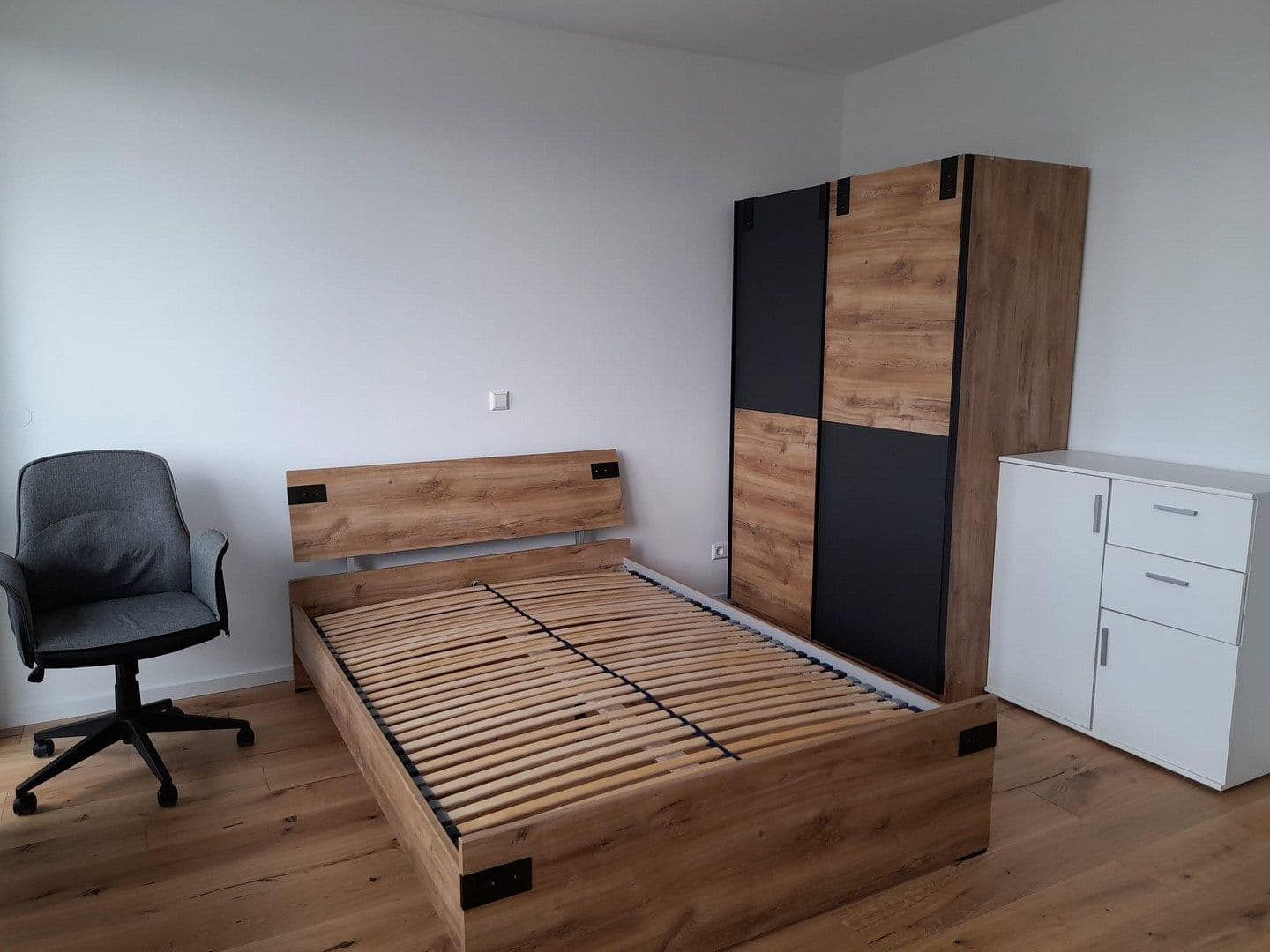 Pronájem bytu 4+1 98 m², Honsellstr. 1b, Karlsruhe, Bádensko-Württembersko Pronájem bytu 4+1 98 m², Honsellstr. 1b, Karlsruhe, Bádensko-Württembersko