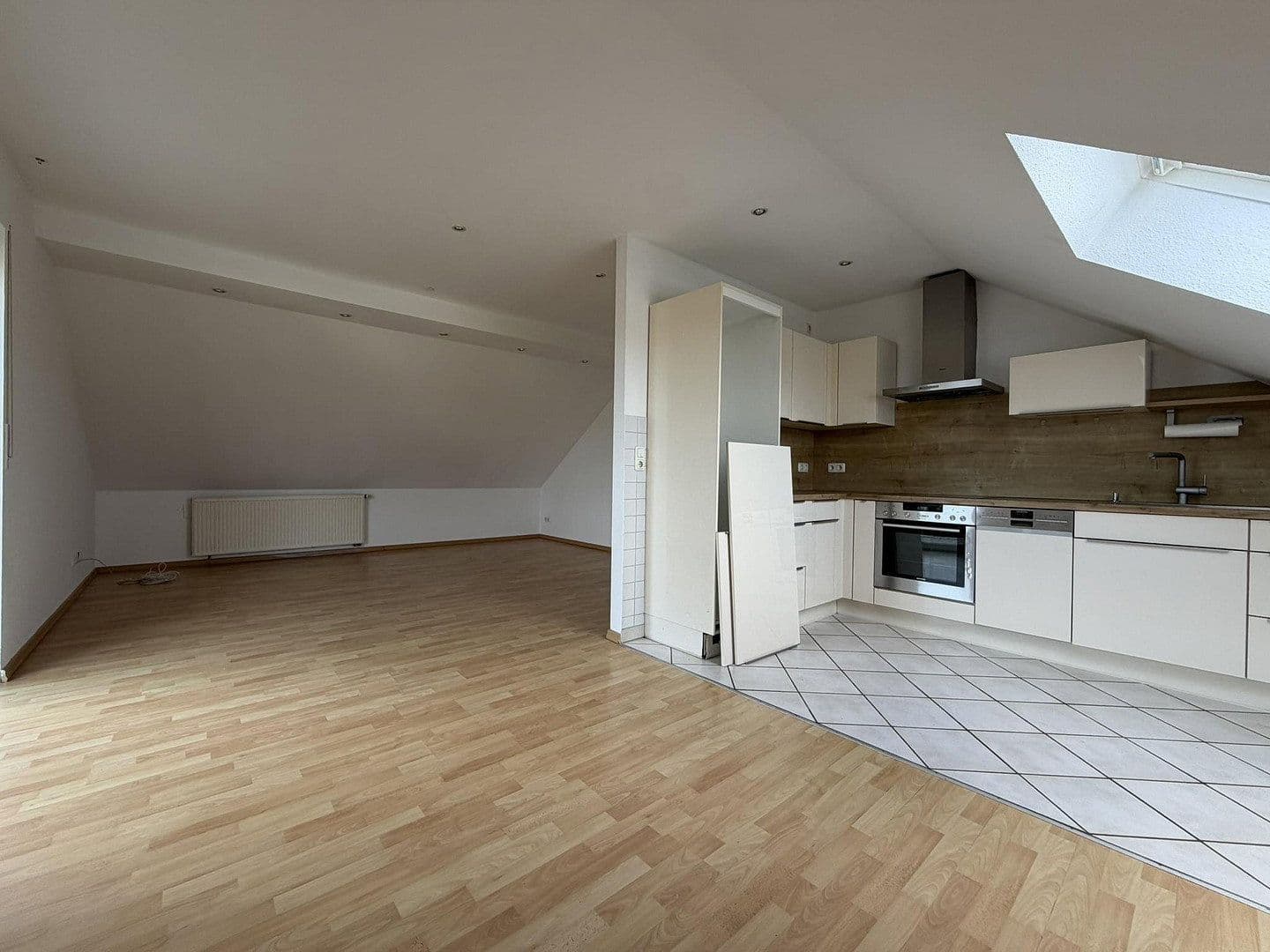 Pronájem bytu 3+1 85 m², Hainburg, Hessen Pronájem bytu 3+1 85 m², Hainburg, Hessen