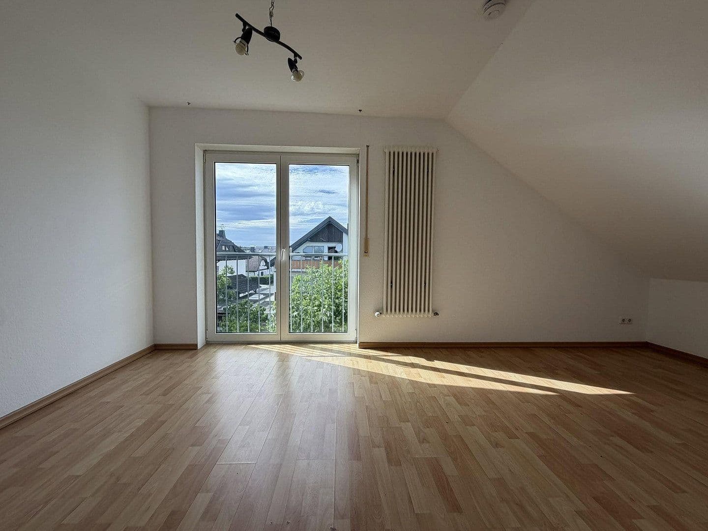 Pronájem bytu 3+1 85 m², Hainburg, Hessen Pronájem bytu 3+1 85 m², Hainburg, Hessen