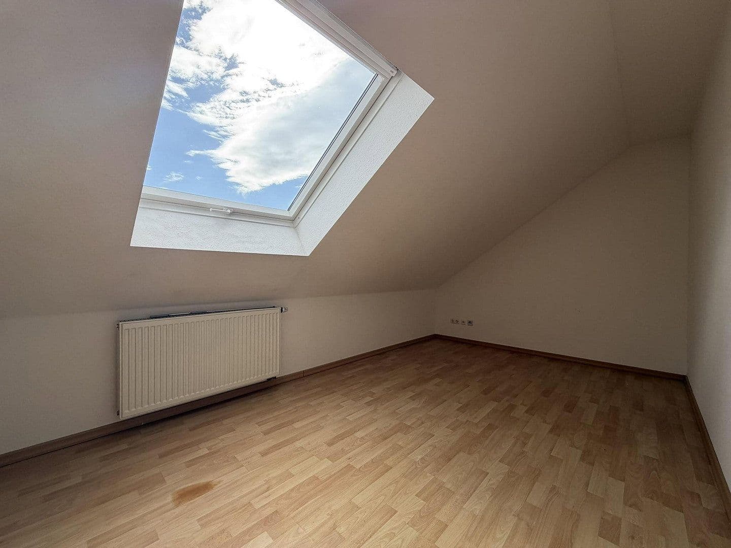 Pronájem bytu 3+1 85 m², Hainburg, Hessen Pronájem bytu 3+1 85 m², Hainburg, Hessen