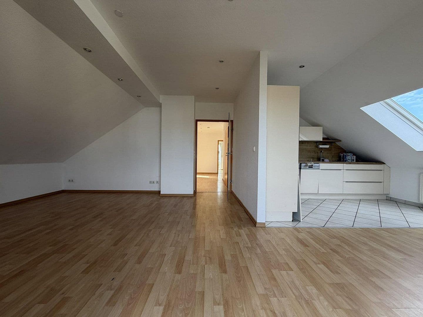 Pronájem bytu 3+1 85 m², Hainburg, Hessen Pronájem bytu 3+1 85 m², Hainburg, Hessen