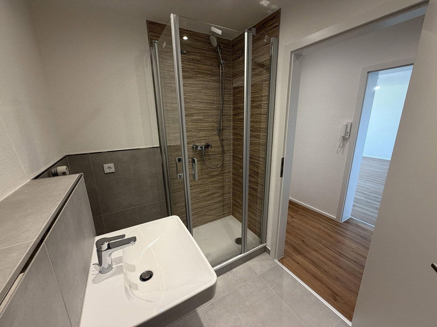 Pronájem bytu 2+1 60 m², Am Wald 11, Wiesbaden, Hessen Pronájem bytu 2+1 60 m², Am Wald 11, Wiesbaden, Hessen