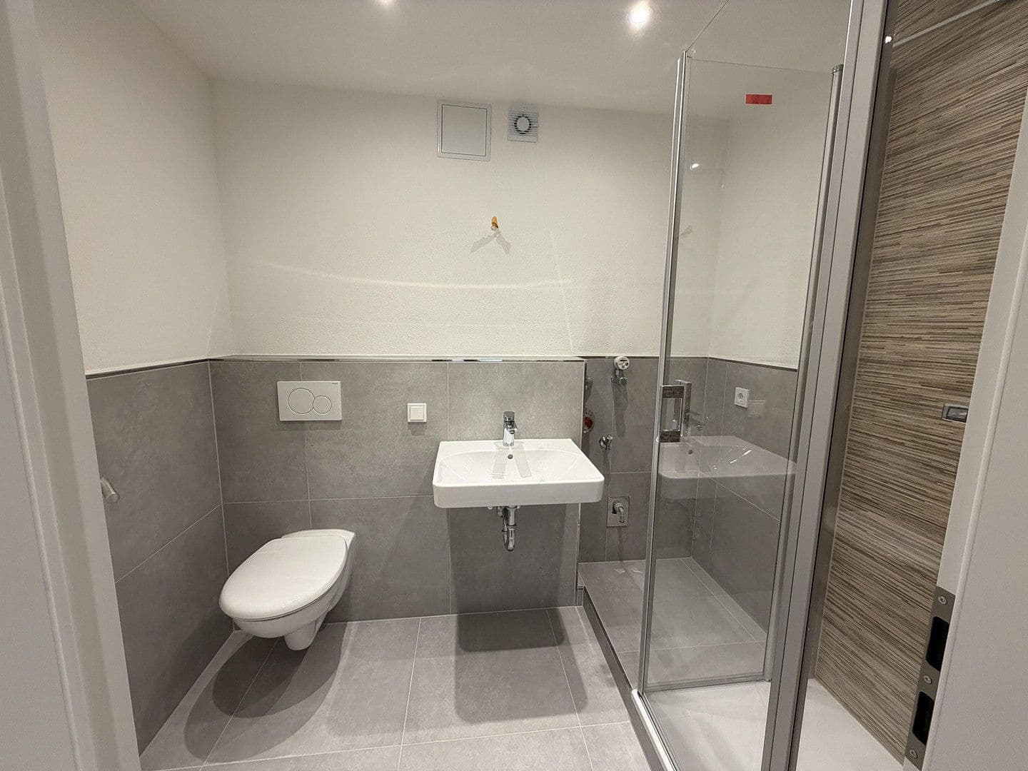 Pronájem bytu 2+1 60 m², Am Wald 11, Wiesbaden, Hessen Pronájem bytu 2+1 60 m², Am Wald 11, Wiesbaden, Hessen