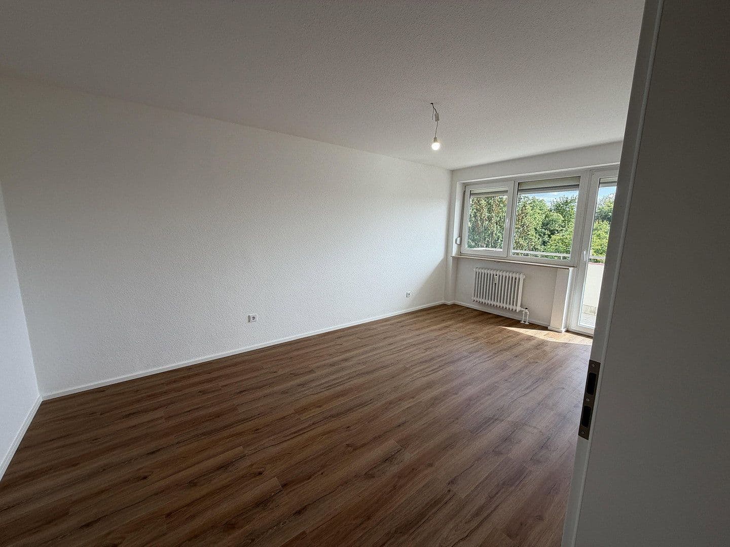 Pronájem bytu 2+1 60 m², Am Wald 11, Wiesbaden, Hessen Pronájem bytu 2+1 60 m², Am Wald 11, Wiesbaden, Hessen