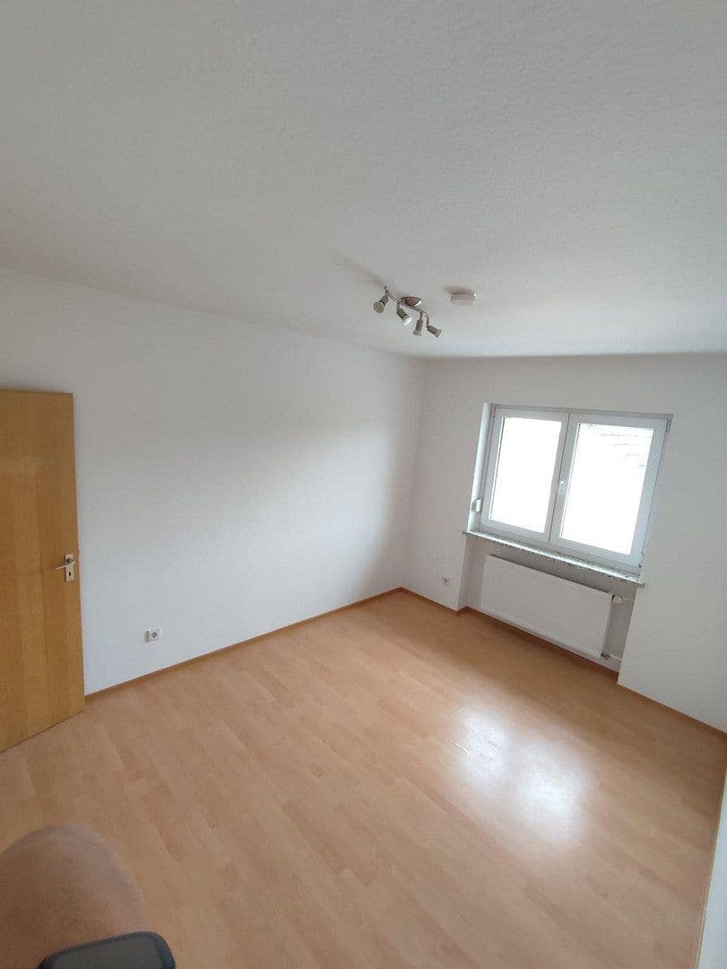 Pronájem bytu 3+1 80 m², Mengerschied, Porýní-Falc Pronájem bytu 3+1 80 m², Mengerschied, Porýní-Falc