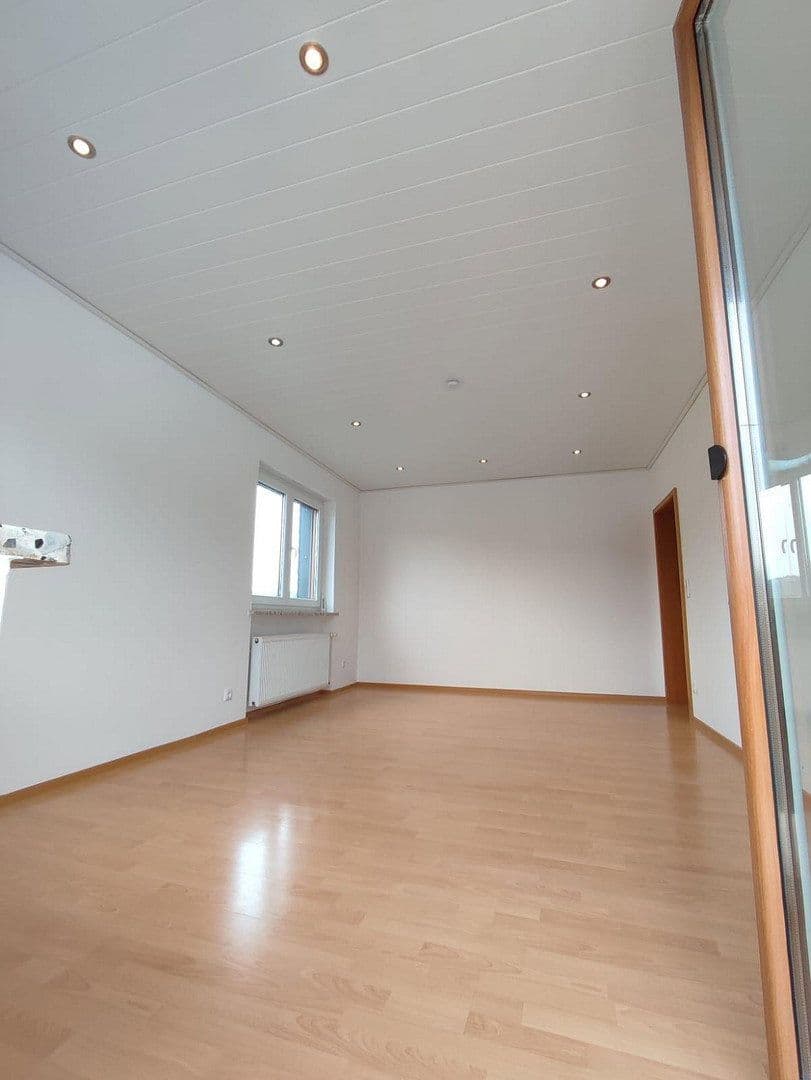 Pronájem bytu 3+1 80 m², Mengerschied, Porýní-Falc Pronájem bytu 3+1 80 m², Mengerschied, Porýní-Falc