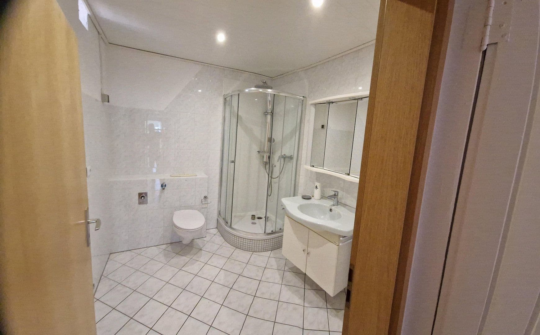 Pronájem bytu 3+1 80 m², Mengerschied, Porýní-Falc Pronájem bytu 3+1 80 m², Mengerschied, Porýní-Falc