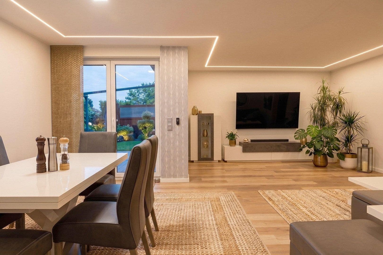 Prodej domu 165 m², pozemek 718 m², Neubrandenburg, Mecklenburg-Vorpommern Prodej domu 165 m², pozemek 718 m², Neubrandenburg, Mecklenburg-Vorpommern