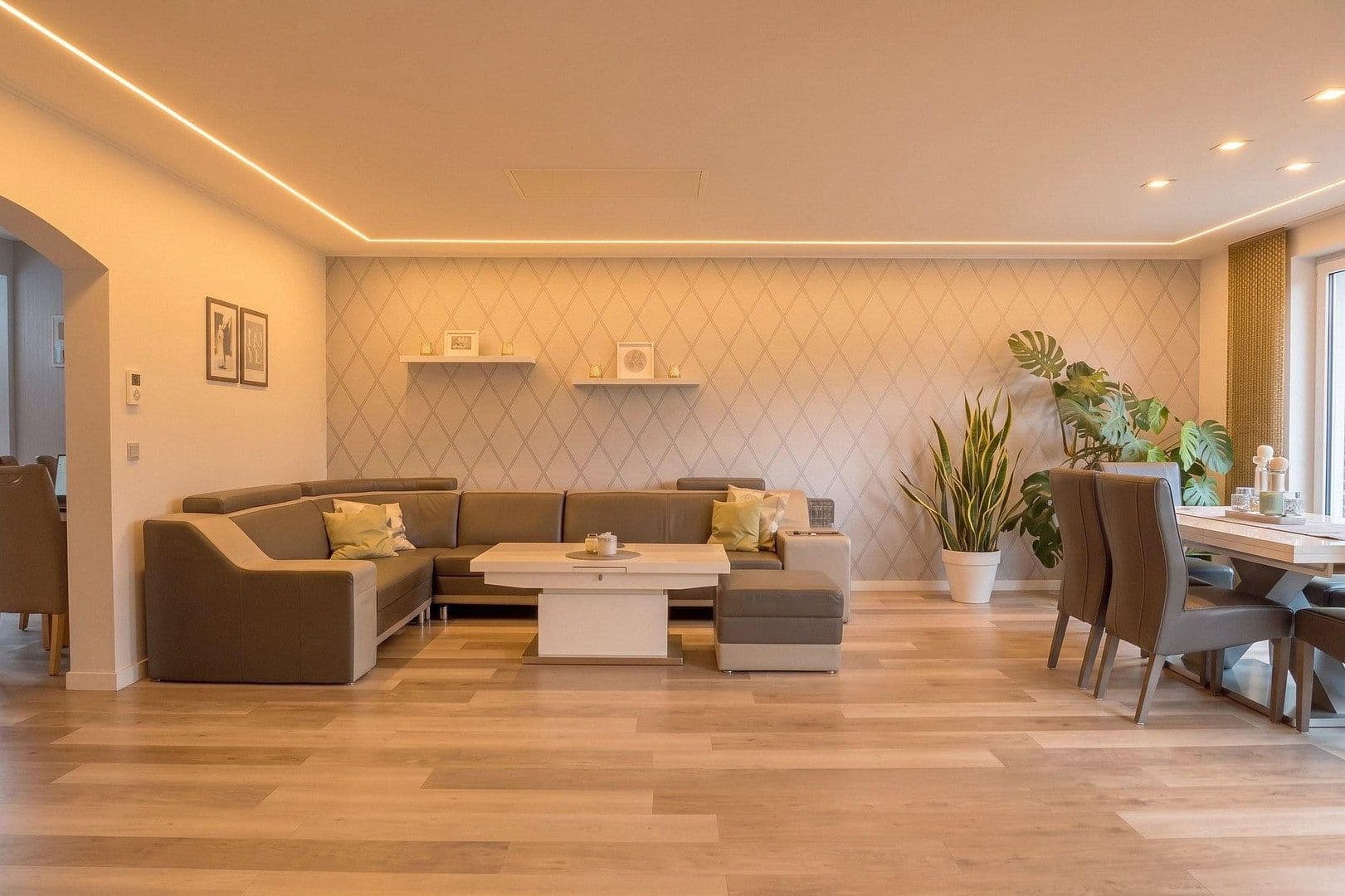Prodej domu 165 m², pozemek 718 m², Neubrandenburg, Mecklenburg-Vorpommern Prodej domu 165 m², pozemek 718 m², Neubrandenburg, Mecklenburg-Vorpommern