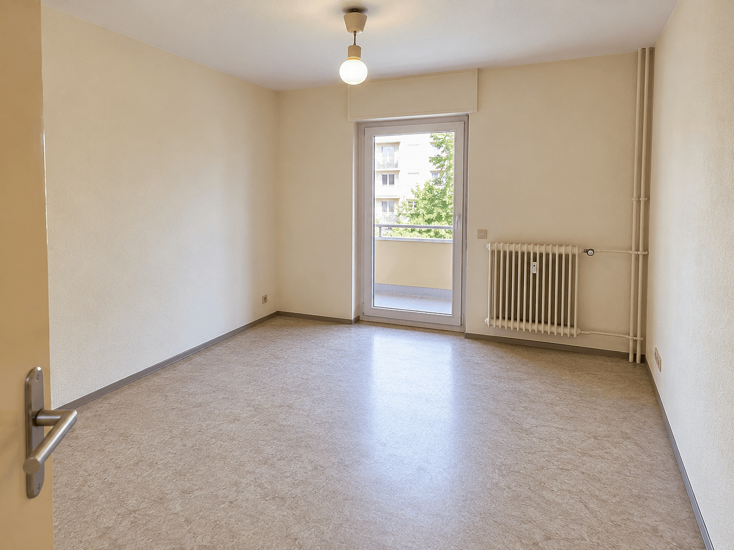 Prodej bytu 4+1 75 m², Frankfurt Nieder-Eschbach, Hessen Prodej bytu 4+1 75 m², Frankfurt Nieder-Eschbach, Hessen