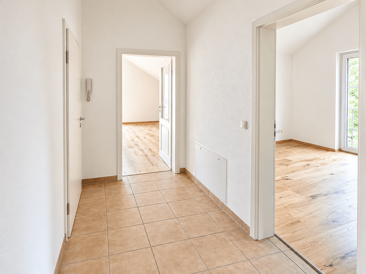 Pronájem bytu 4+1 91 m², Gronsdorferstraße 1, Haar, Bavorsko Pronájem bytu 4+1 91 m², Gronsdorferstraße 1, Haar, Bavorsko