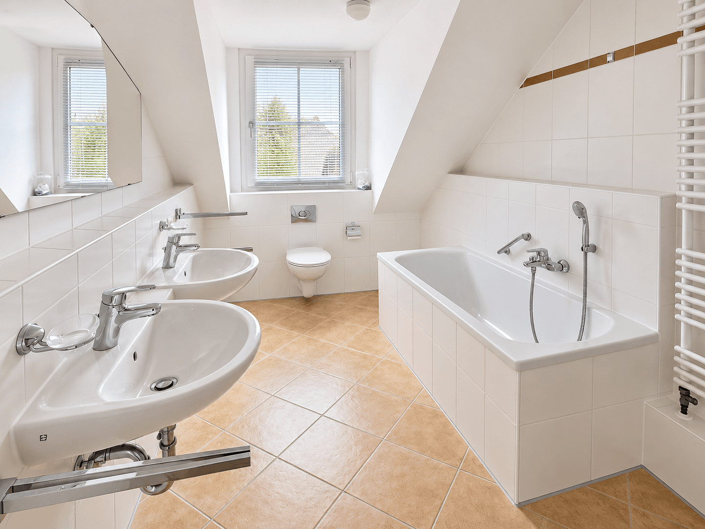 Pronájem bytu 4+1 91 m², Gronsdorferstraße 1, Haar, Bavorsko Pronájem bytu 4+1 91 m², Gronsdorferstraße 1, Haar, Bavorsko