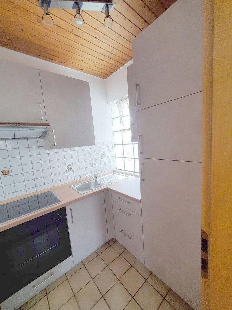 Pronájem bytu 1+1 33 m², Tübingen, Bádensko-Württembersko Pronájem bytu 1+1 33 m², Tübingen, Bádensko-Württembersko