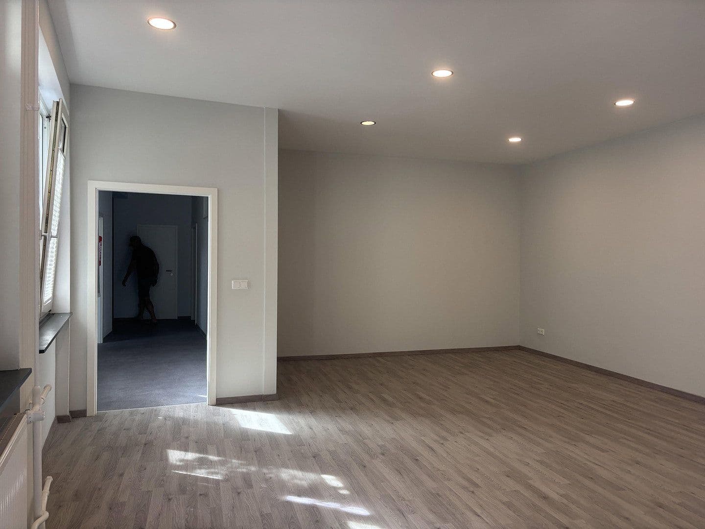 Pronájem kanceláře 160 m², Schriesheim, Bádensko-Württembersko Pronájem kanceláře 160 m², Schriesheim, Bádensko-Württembersko