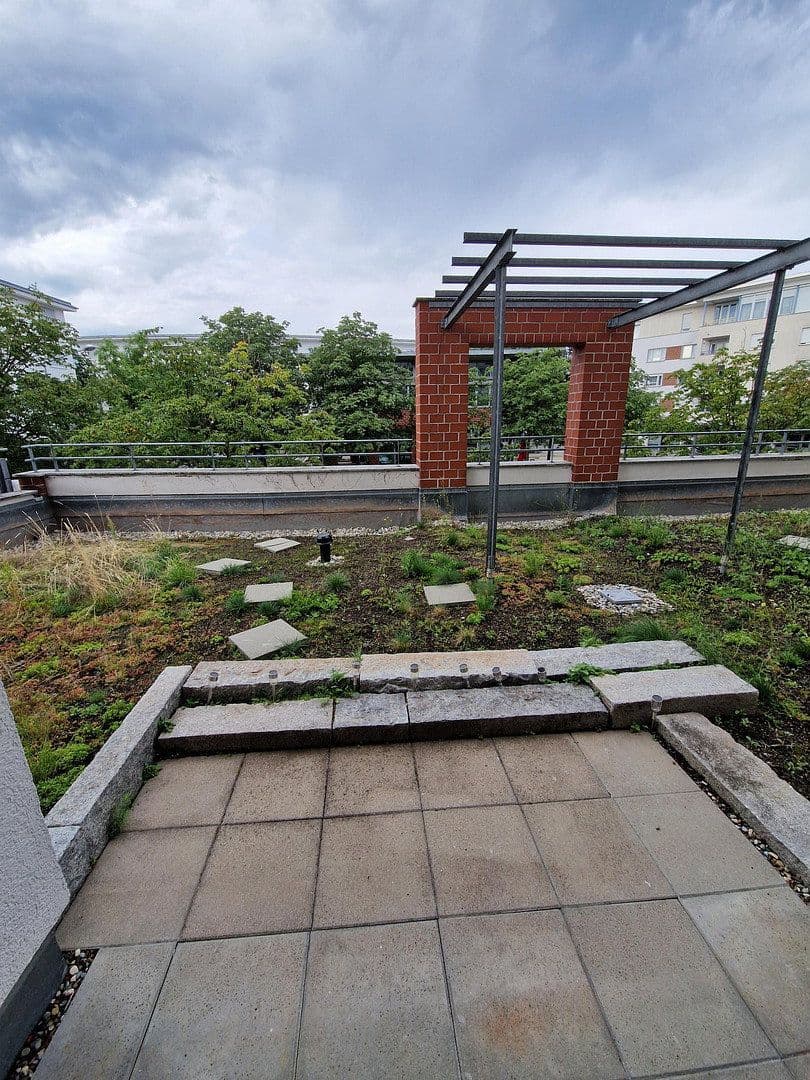 Pronájem bytu 2+1 60 m², Walter-Gropius-Str. 1, Reutlingen, Bádensko-Württembersko Pronájem bytu 2+1 60 m², Walter-Gropius-Str. 1, Reutlingen, Bádensko-Württembersko
