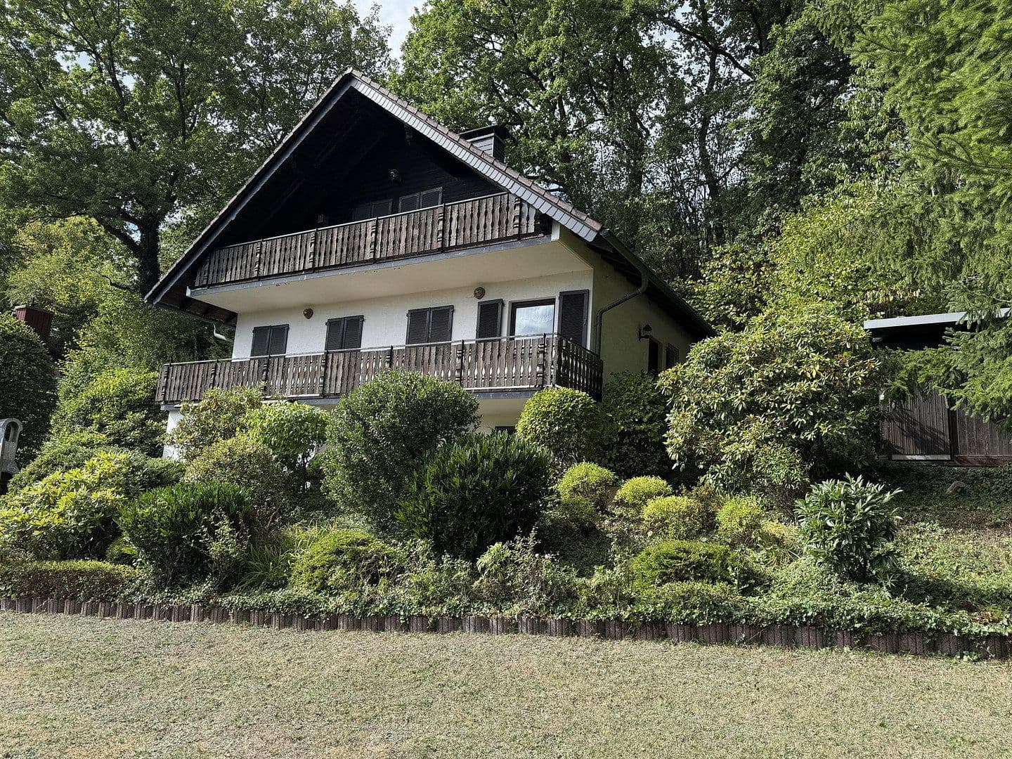 Prodej domu 140 m², pozemek 909 m², Schlüchtern, Hessen Prodej domu 140 m², pozemek 909 m², Schlüchtern, Hessen