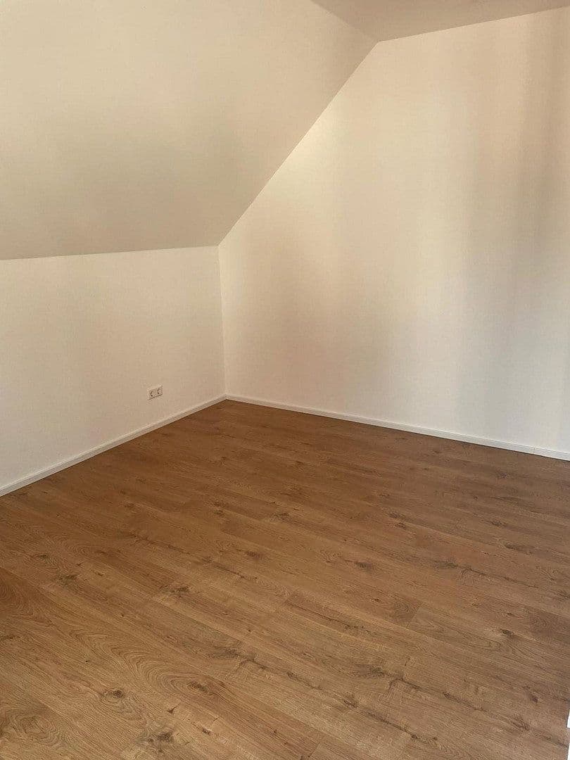 Pronájem bytu 2+kk 75 m², Schwäbisch Gmünd, Bádensko-Württembersko Pronájem bytu 2+kk 75 m², Schwäbisch Gmünd, Bádensko-Württembersko