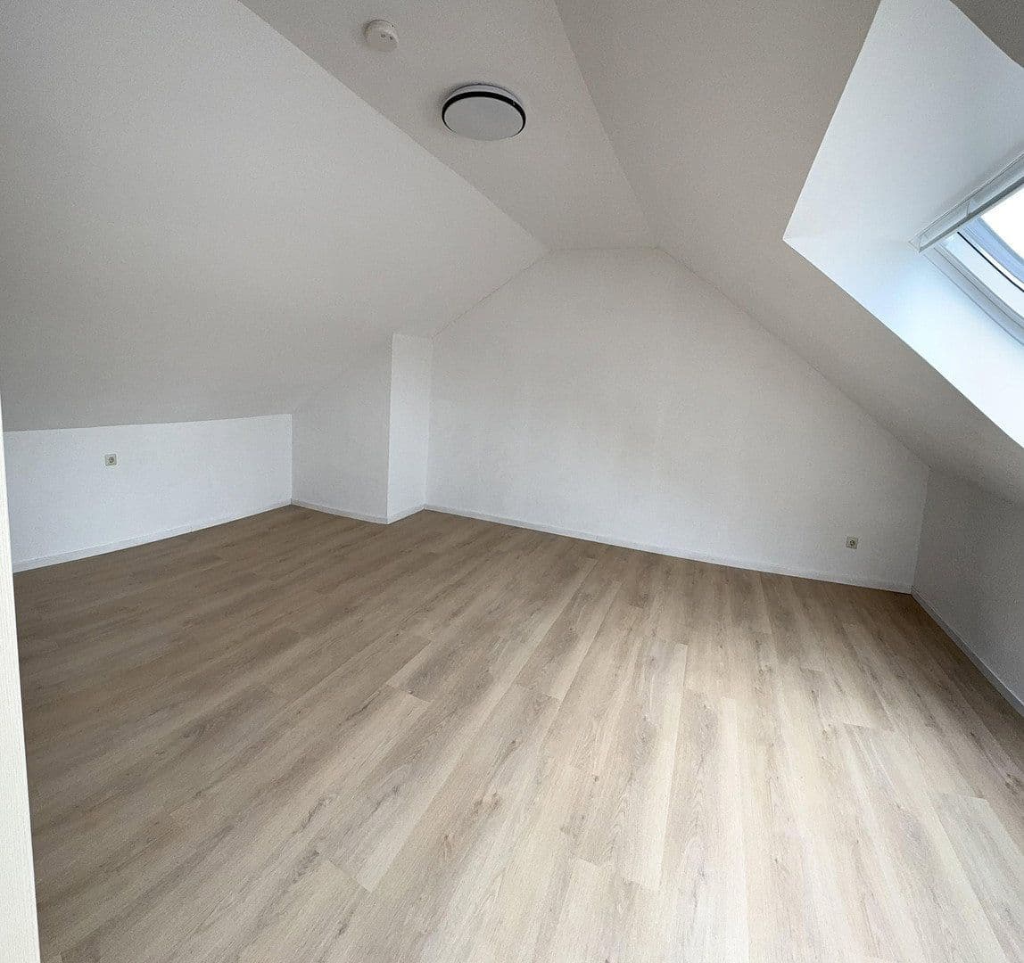 Prodej domu 160 m², pozemek 218 m², Remshalden, Bádensko-Württembersko Prodej domu 160 m², pozemek 218 m², Remshalden, Bádensko-Württembersko