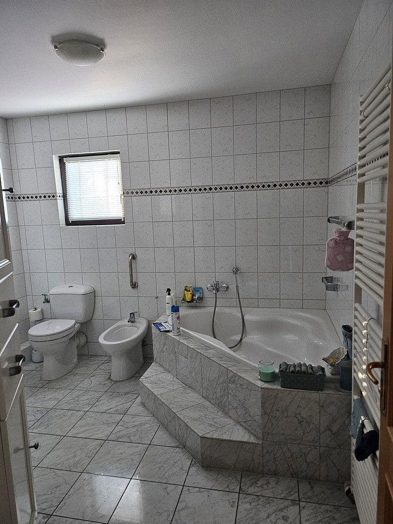 Prodej domu 280 m², pozemek 25.000 m², Busenhausen, Porýní-Falc Prodej domu 280 m², pozemek 25.000 m², Busenhausen, Porýní-Falc