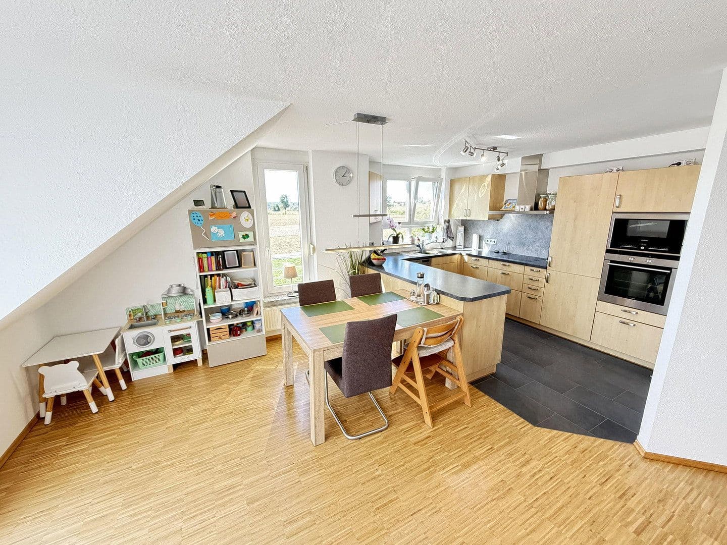 Prodej bytu 3+kk 95 m², Hermann-Hesse-Straße 36, Nufringen, Bádensko-Württembersko Prodej bytu 3+kk 95 m², Hermann-Hesse-Straße 36, Nufringen, Bádensko-Württembersko