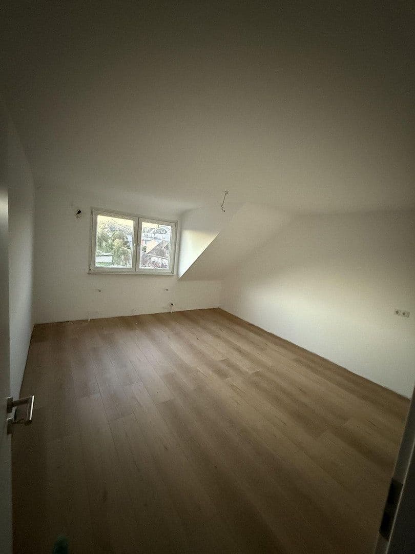 Pronájem bytu 3+1 85 m², Bendorf, Porýní-Falc Pronájem bytu 3+1 85 m², Bendorf, Porýní-Falc