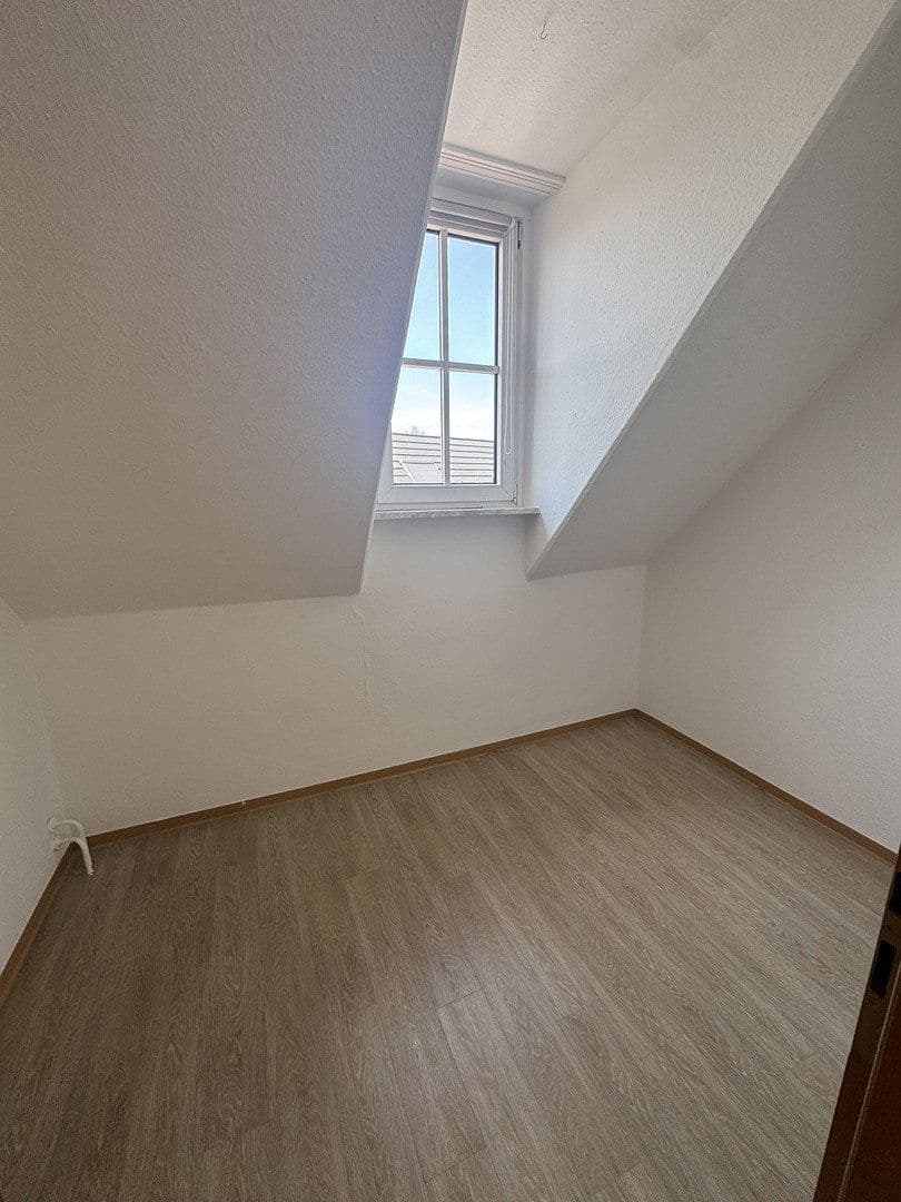 Pronájem bytu 3+1 65 m², Stuttgart, Bádensko-Württembersko Pronájem bytu 3+1 65 m², Stuttgart, Bádensko-Württembersko