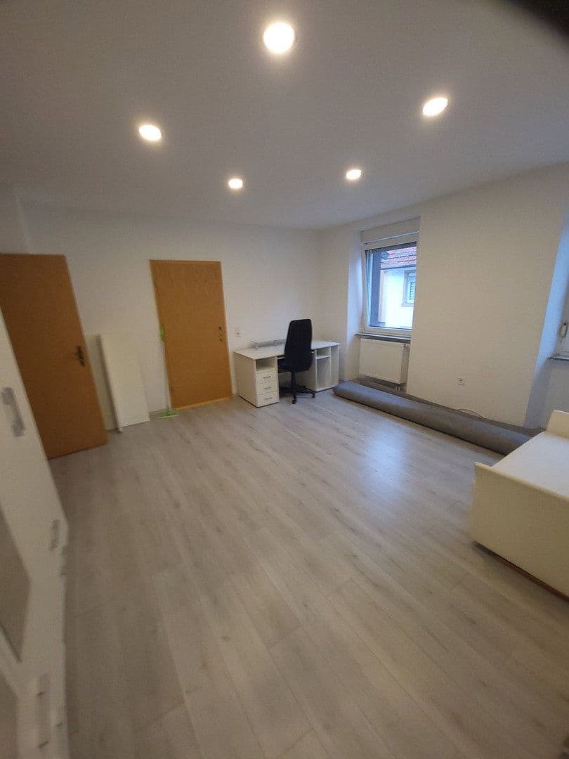 Pronájem bytu 1+1 23 m², Oberer Wingertweg 8, Niefern-Öschelbronn, Bádensko-Württembersko Pronájem bytu 1+1 23 m², Oberer Wingertweg 8, Niefern-Öschelbronn, Bádensko-Württembersko