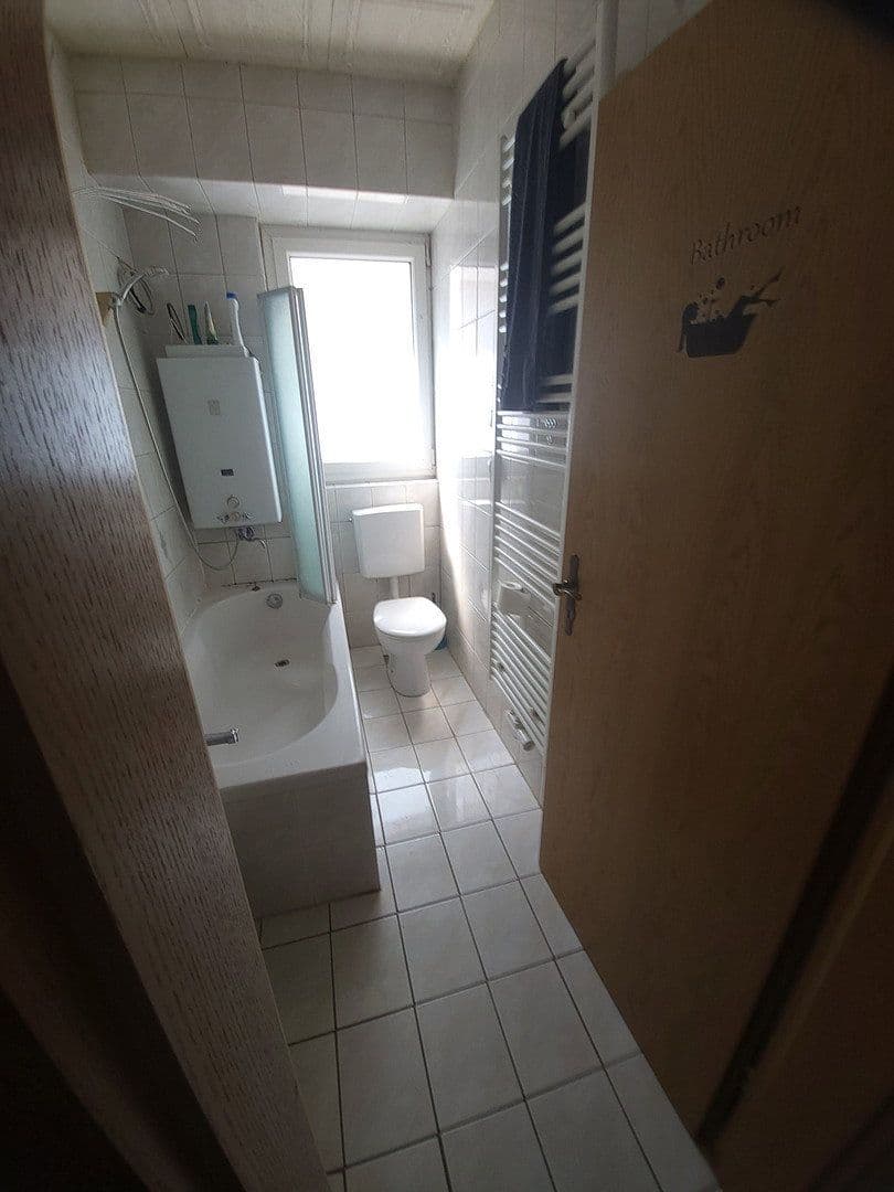 Pronájem bytu 1+1 23 m², Oberer Wingertweg 8, Niefern-Öschelbronn, Bádensko-Württembersko Pronájem bytu 1+1 23 m², Oberer Wingertweg 8, Niefern-Öschelbronn, Bádensko-Württembersko