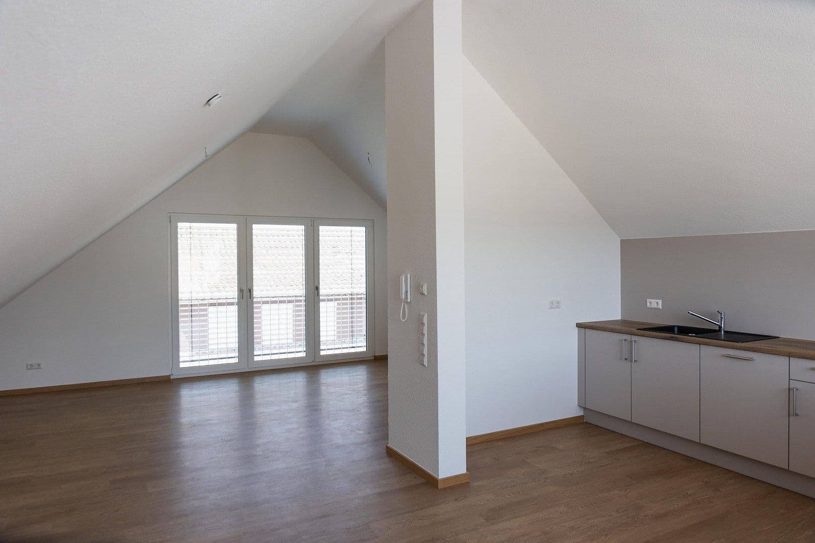 Pronájem bytu 5+kk 132 m², Uhlandstraße 25, Bodelshausen, Bádensko-Württembersko Pronájem bytu 5+kk 132 m², Uhlandstraße 25, Bodelshausen, Bádensko-Württembersko