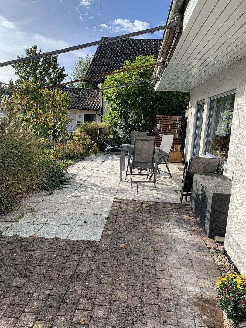 Prodej domu 145 m², pozemek 654 m², Straubenhardt, Bádensko-Württembersko Prodej domu 145 m², pozemek 654 m², Straubenhardt, Bádensko-Württembersko