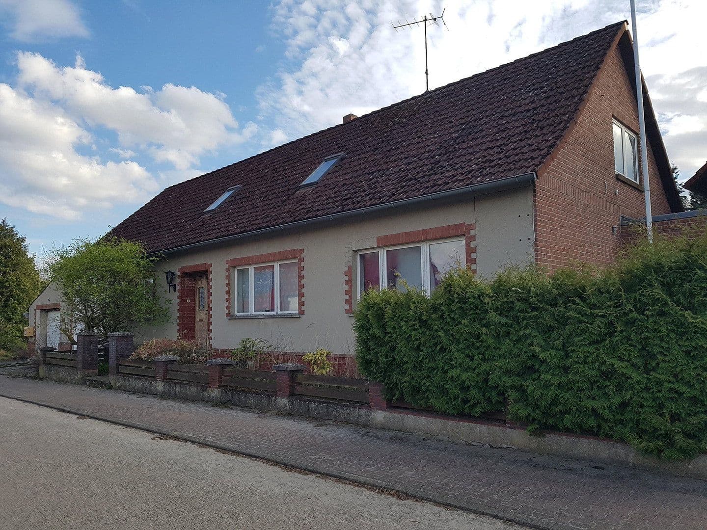 Prodej domu 198 m², pozemek 3.382 m², Kalbe (Milde), Sasko-Anhaltsko Prodej domu 198 m², pozemek 3.382 m², Kalbe (Milde), Sasko-Anhaltsko