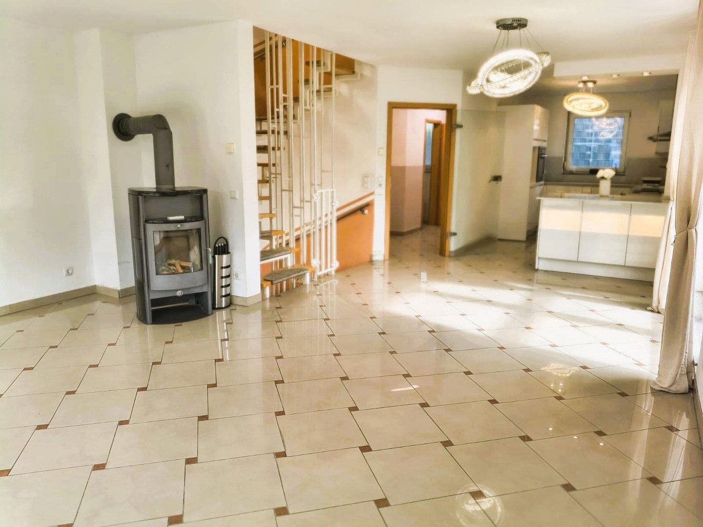 Prodej domu 140 m², pozemek 289 m², Ginsterweg 5, Erkrath, Severní Porýní-Vestfálsko Prodej domu 140 m², pozemek 289 m², Ginsterweg 5, Erkrath, Severní Porýní-Vestfálsko