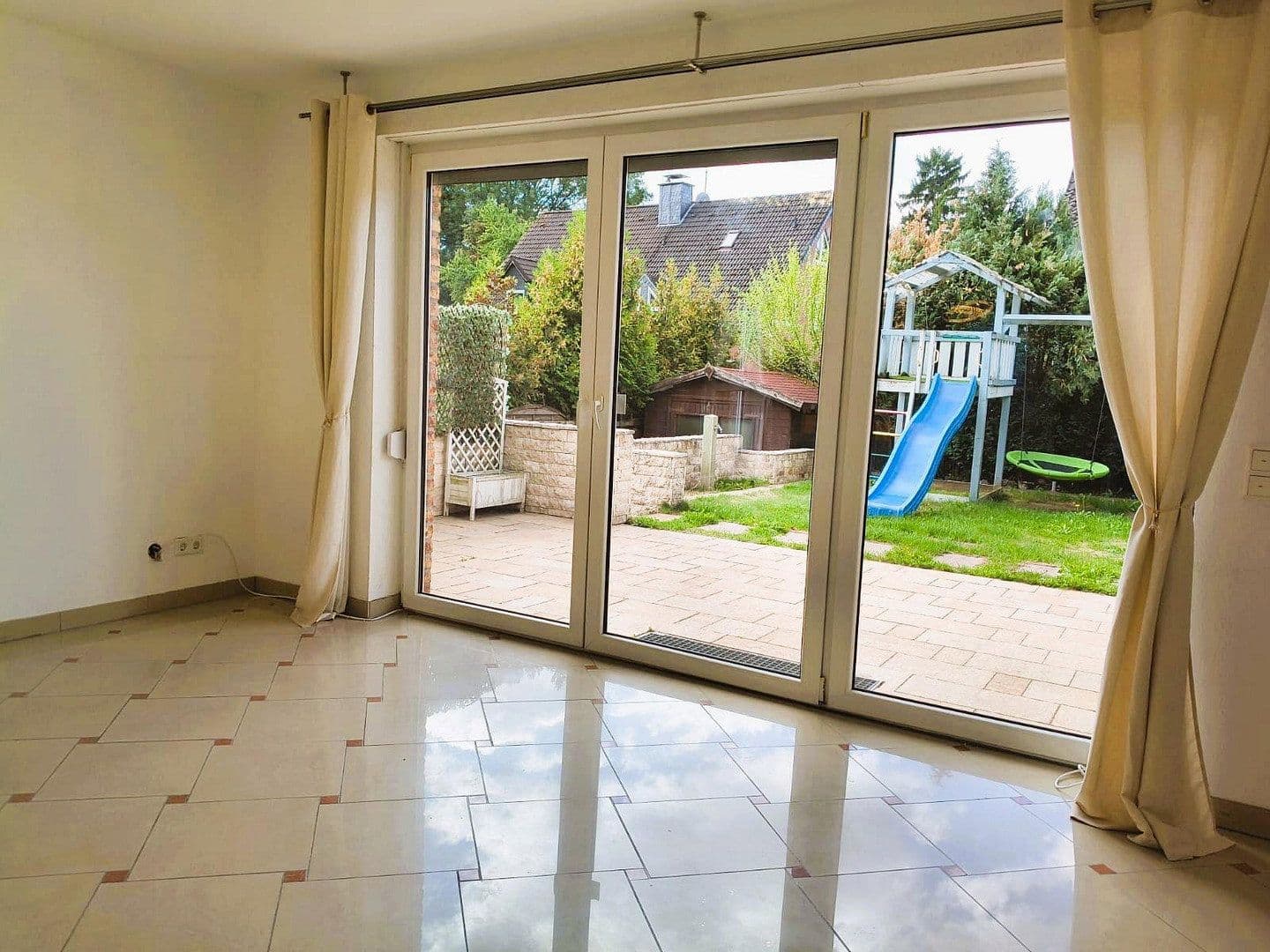Prodej domu 140 m², pozemek 289 m², Ginsterweg 5, Erkrath, Severní Porýní-Vestfálsko Prodej domu 140 m², pozemek 289 m², Ginsterweg 5, Erkrath, Severní Porýní-Vestfálsko