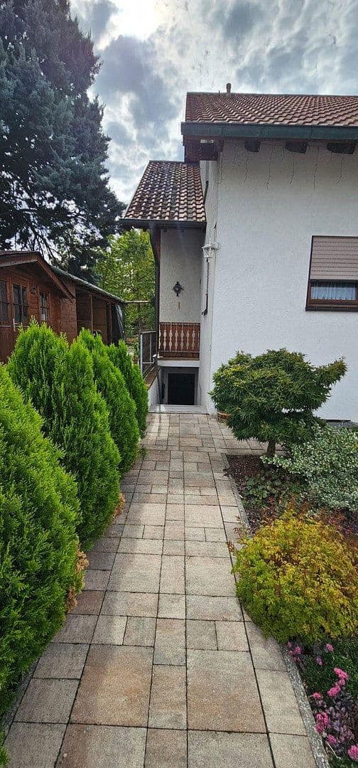 Prodej domu 270 m², pozemek 690 m², Oedheim, Bádensko-Württembersko Prodej domu 270 m², pozemek 690 m², Oedheim, Bádensko-Württembersko