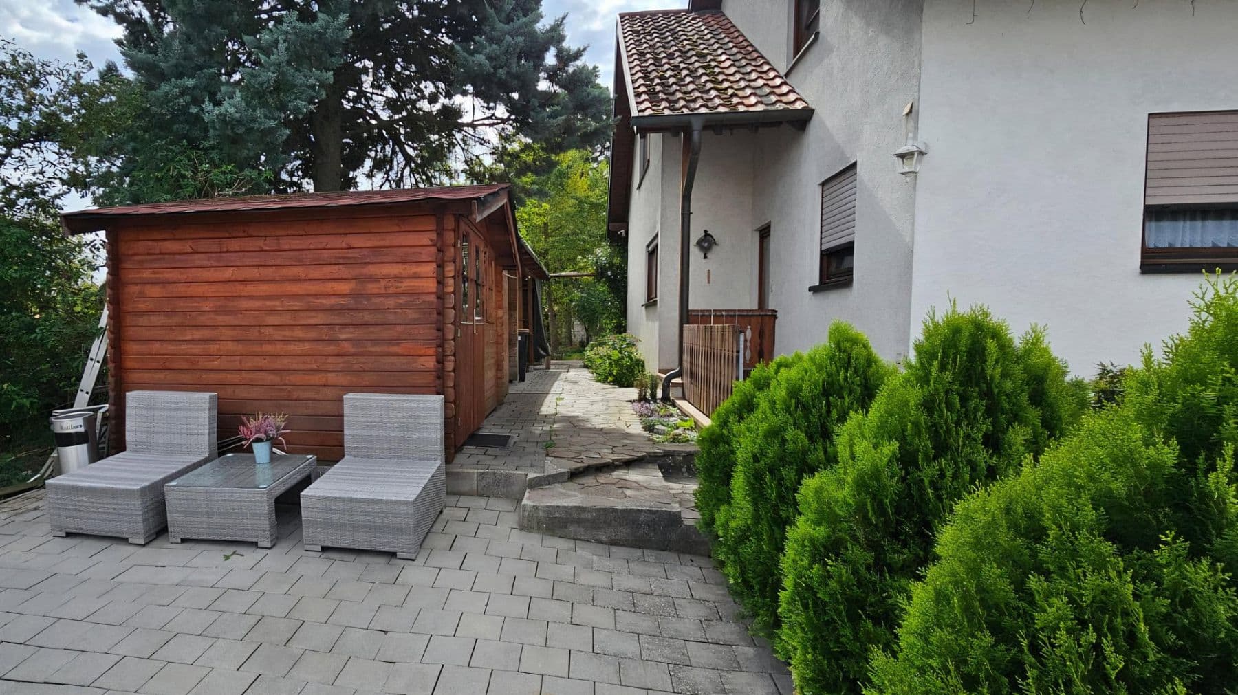 Prodej domu 270 m², pozemek 690 m², Oedheim, Bádensko-Württembersko Prodej domu 270 m², pozemek 690 m², Oedheim, Bádensko-Württembersko
