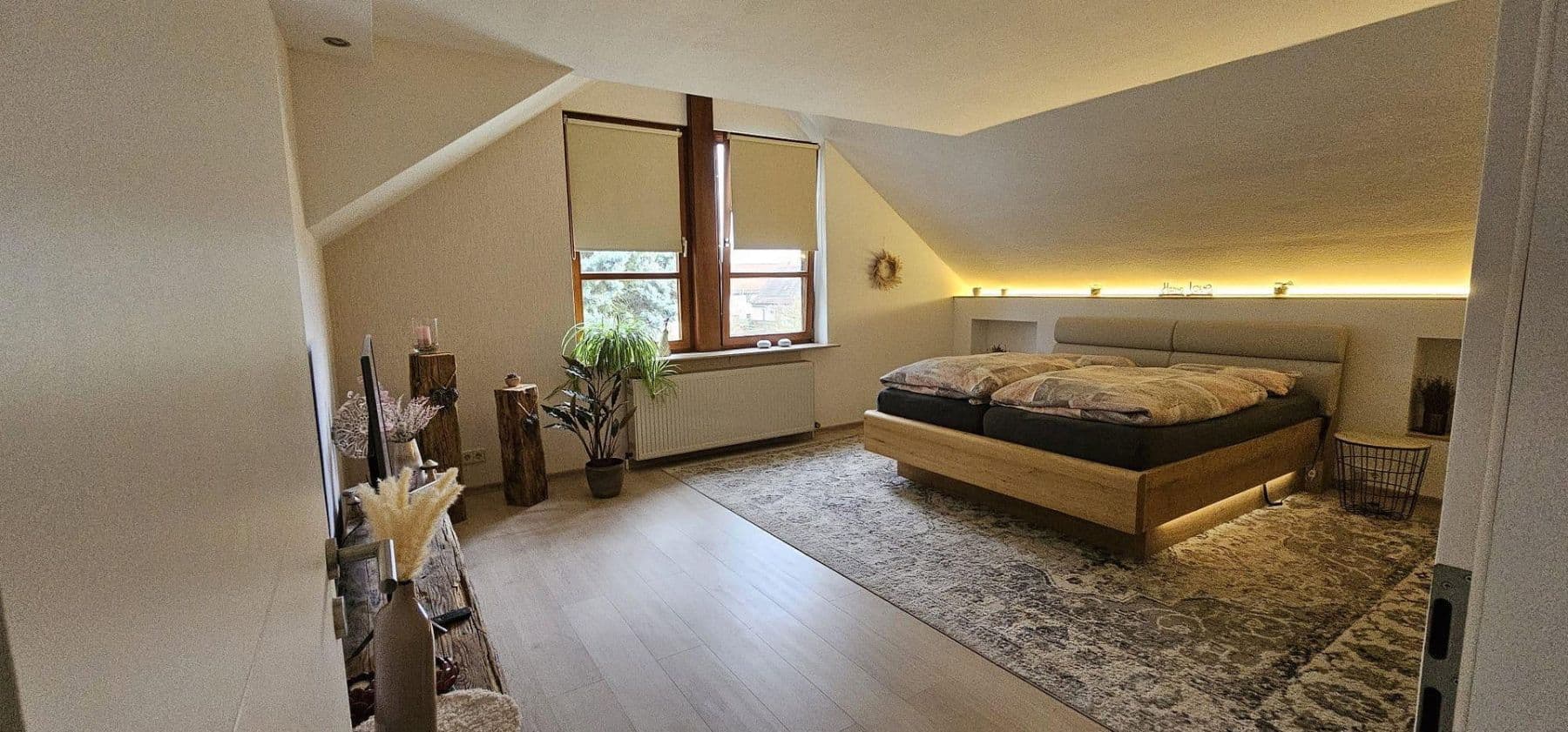 Prodej domu 270 m², pozemek 690 m², Oedheim, Bádensko-Württembersko Prodej domu 270 m², pozemek 690 m², Oedheim, Bádensko-Württembersko