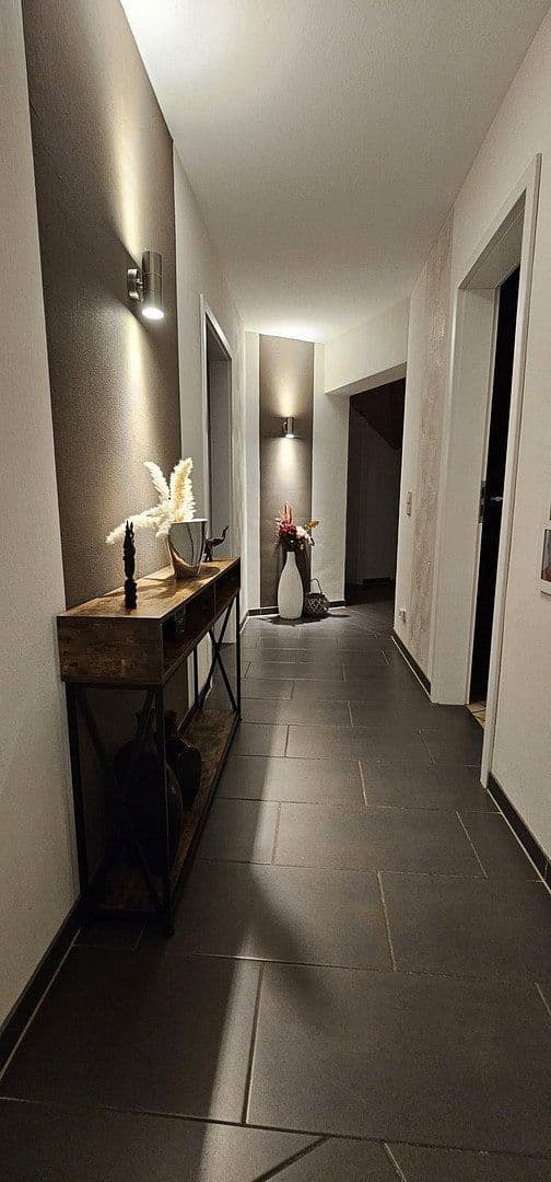 Prodej domu 270 m², pozemek 690 m², Oedheim, Bádensko-Württembersko Prodej domu 270 m², pozemek 690 m², Oedheim, Bádensko-Württembersko