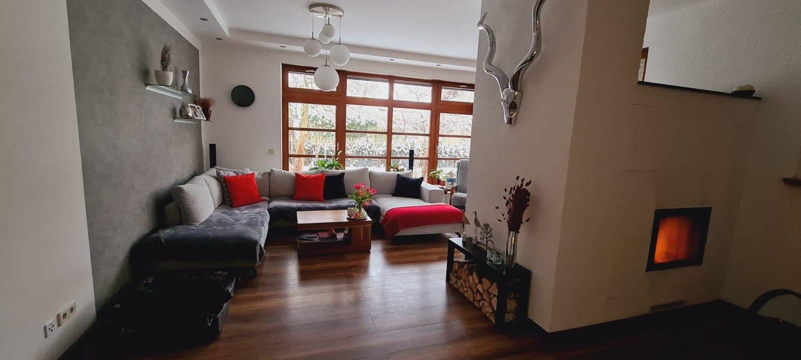Prodej domu 270 m², pozemek 690 m², Oedheim, Bádensko-Württembersko Prodej domu 270 m², pozemek 690 m², Oedheim, Bádensko-Württembersko