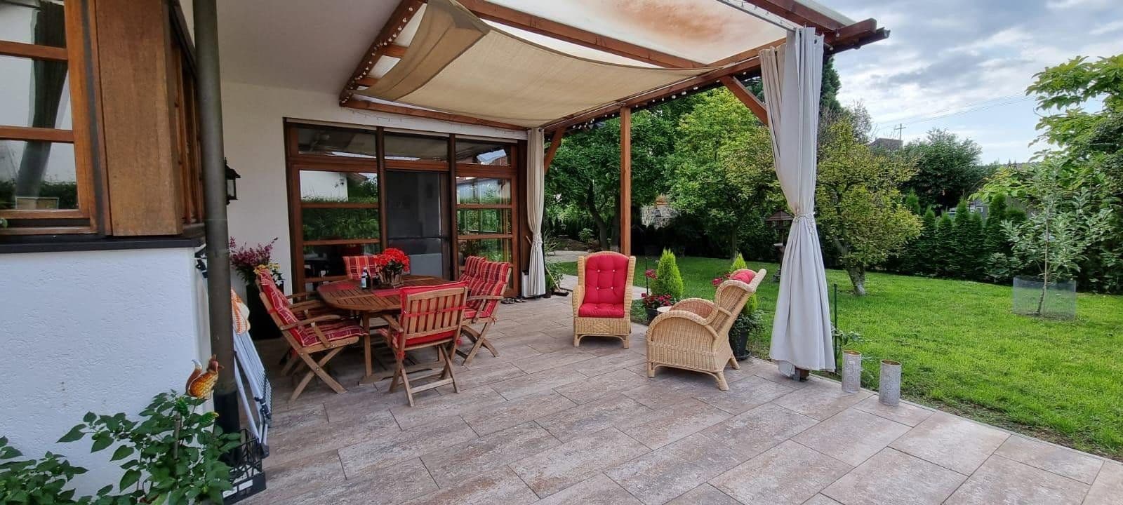 Prodej domu 270 m², pozemek 690 m², Oedheim, Bádensko-Württembersko Prodej domu 270 m², pozemek 690 m², Oedheim, Bádensko-Württembersko