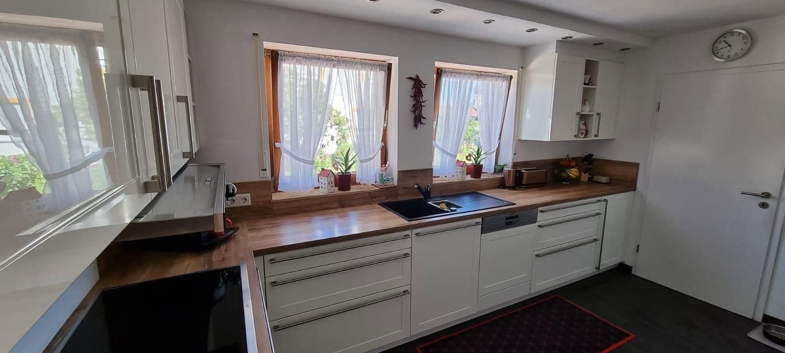 Prodej domu 270 m², pozemek 690 m², Oedheim, Bádensko-Württembersko Prodej domu 270 m², pozemek 690 m², Oedheim, Bádensko-Württembersko