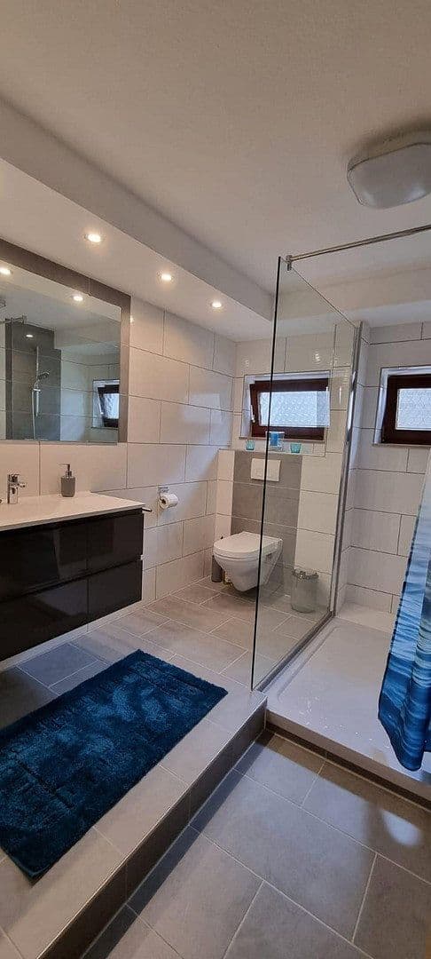 Prodej domu 270 m², pozemek 690 m², Oedheim, Bádensko-Württembersko Prodej domu 270 m², pozemek 690 m², Oedheim, Bádensko-Württembersko