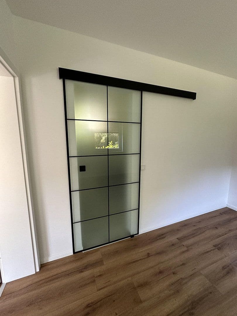 Prodej domu 300 m², pozemek 1.100 m², In den Lärchen 20, Mittenaar, Hessen Prodej domu 300 m², pozemek 1.100 m², In den Lärchen 20, Mittenaar, Hessen