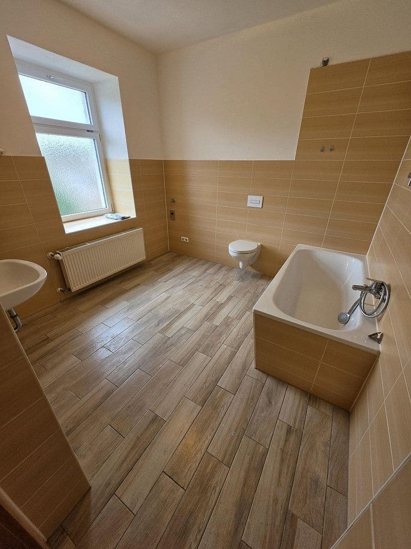 Pronájem bytu 6+1 125 m², Äußere Oybiner Straße 5, Žitava, Sasko Pronájem bytu 6+1 125 m², Äußere Oybiner Straße 5, Žitava, Sasko