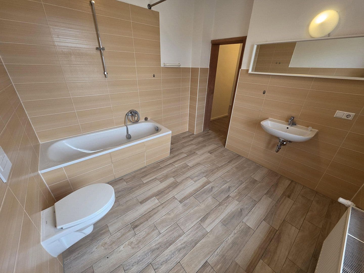 Pronájem bytu 6+1 125 m², Äußere Oybiner Straße 5, Žitava, Sasko Pronájem bytu 6+1 125 m², Äußere Oybiner Straße 5, Žitava, Sasko