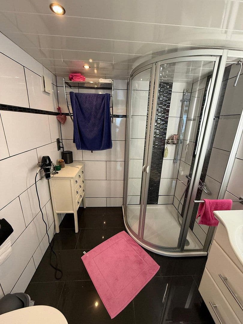Prodej domu 158 m², pozemek 1.249 m², Remscheid, Severní Porýní-Vestfálsko Prodej domu 158 m², pozemek 1.249 m², Remscheid, Severní Porýní-Vestfálsko