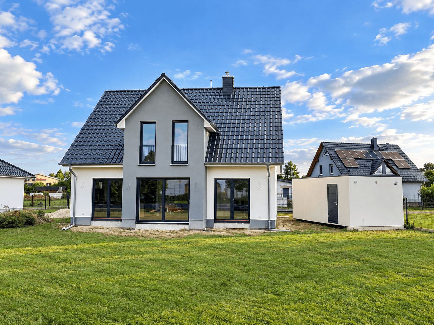 Prodej domu 151 m², pozemek 980 m², Ponnsdorfer Weg 4 A, Sonnewalde, Braniborsko Prodej domu 151 m², pozemek 980 m², Ponnsdorfer Weg 4 A, Sonnewalde, Braniborsko